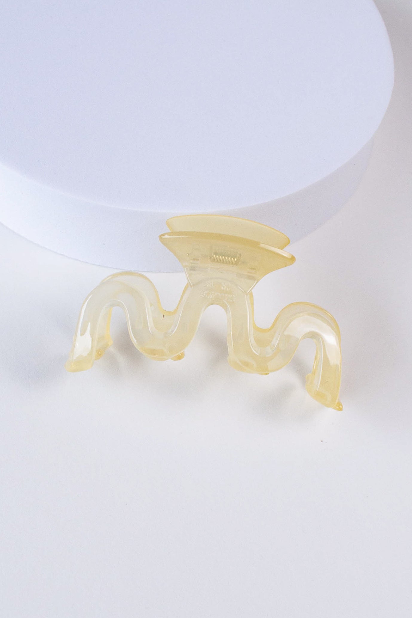 Glossy Waves Hair Claw Clip